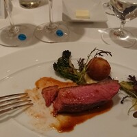 ヴァンサンク・ブランシュ - 鴨肉のロティー！ちょっと切ってしまった！激ウマ