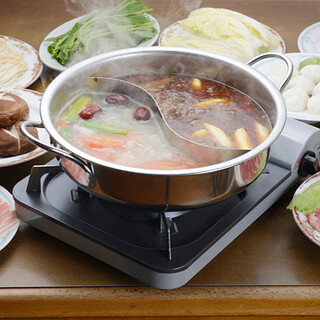 Enjoy the authentic "Hot pot" that is widely loved in Sichuan.