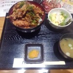 丸海屋 離 - 小エビとキノコのかき揚げ丼