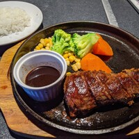 国産熟成焼肉 肉バル ドウラクコリーダ ランドマーク店 - ハラミステーキとライス