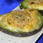 チーズバル バエ - アボカドチーズエッグボート