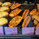 セシュエット - 焼き立てがどんどん補充されるけど、次々に売れていく人気の惣菜系パン（その2）