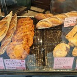 セシュエット - 風味豊かなハード系は既に残りわずか、もっと何度も買いに来れば良かった～