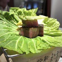 日本料理 TOBIUME - ◆大地　　”若松キャベツ”・・キャベツの中から親指姫ならぬ「宮崎牛A5ランクのシャトーブリアン」が登場。 アッ、親指姫はチューリープから登場でした。(@@;)