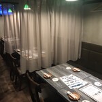 Kunsei Teppanyaki Kurafuto Biru Moku - 半個室席　カーテンで仕切ったお席です