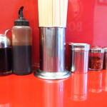 ラーメン二郎 - 卓上調味料