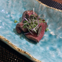 鉄板焼き 表参道 - 黒毛和牛のローストビーフ