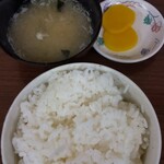 大衆中華 珍萬 - 先に三点セットが運ばれます。