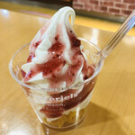 ベイズ カフェ - ストロベリーサンデー
