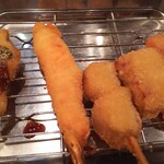 Kushikatsu Kasuga - ハム・チーズ・豚・エビ・タコ