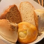 コグスダイニングカグラザカ - 自家製パンその②