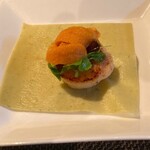 コグスダイニングカグラザカ - 雲丹と帆立の自家製バジルパスタ巻き