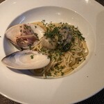 コグスダイニングカグラザカ - 追加・牡蠣と蛤のペペロンチーノ