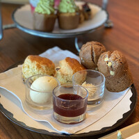 ザ タヴァン グリル＆ラウンジ - 