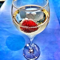 オッティモ・シーフード・ガーデン 新宿店 - クリスマスなのでストロベリー入れてくれました