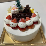 Un.fleur - 今年のクリスマスケーキはスノーマン。見た目可愛すぎませんか？？中にも苺たっぷり入ってます。