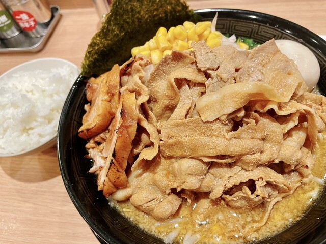 肉盛りみそらーめん侍倶楽部 本駒込 ラーメン 食べログ 肉盛りみそらーめん侍倶楽部 本駒込 ラーメン 食べログ