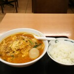 日高屋 - チゲ味噌ラーメン、味玉、ライス