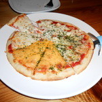 ライトハウス - 4チーズのピザ[1,000円]