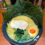 Yokohama Ramen Ippachiya - ラーメン760円麺硬め。海苔増し100円。