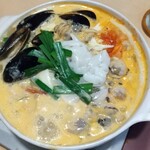 台湾料理 百味鮮 - 海鮮ミックス鍋☆  魚介類、野菜たっぷり！