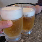 愛群 - 【2012.08.　初訪】　生ビール650円　カンパイッ！