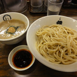 紋次郎 - 辛つけ麺（並）