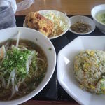 中国料理 同楽縁 - 半炒飯セット　700円