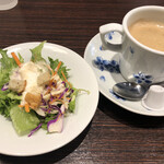 鎌倉パスタ - ランチのサラダとコーヒー