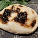 馳走 啐啄一十  - (17)炭火焼き虎河豚白子(山口県産)
      産卵期は春～初夏、旬は冬～晩冬
      炭火焼き白子は芳ばしく香り、外の薄皮がモチッ、中はトロトロで濃厚クリーミー
      絶妙の火加減で白子のコクのある旨み引き出され、悶絶♪