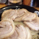 中華蕎麦 とみ田 - チャーシューUP　脂身の甘さが感じられる、つけ汁に付けるのが前提の仕上がり