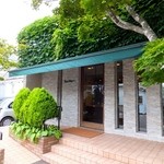 フランス菓子ペシェ・ミニヨン - お店の外観