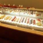 フランス菓子ペシェ・ミニヨン - ケーキのケース