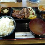 みんなの食堂 牛深亭 - 国産豚肩ロース炭火焼定食