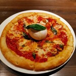 創作イタリアン Gemelli - ブラータを使ったマルゲリータピッツァ( *´艸)