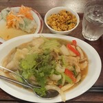 SUN FLOWER - 海鮮あんかけ焼きそば定食¥1180-