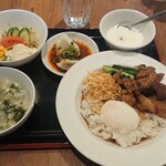 鉄板中華 青山シャンウェイ - 台湾式ルーロー飯