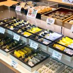 菓子処おさや - 店内の様子。