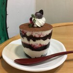 前橋63cafe - ブルーベリーティラミスパフェ