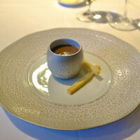 シェ・イノ - 黒トリュフのピューレをかけた温泉玉子。