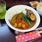 彩茶 - この日のおうちごはんは夏野菜カレー