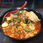 旨辛タンメン 荒木屋 - 海鮮大辛野菜シャキシャキ（麺半分）1,000円、チャーシュー100円。