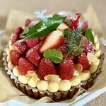 小さな菓子工房 ちょうのはね - たっぷりの苺とたっぷりのカスタード♡