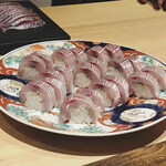 温石 - 地物の鯵の押し寿司が勢ぞろい