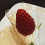 マイヤーリング - いちごのケーキ（アップ）