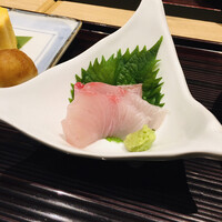 うなぎ和食  しら河 今池ガスビル店 - 本日の小鉢は、刺身ヒラマサ