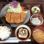 とんかつ しょうざん - 特選ヒレかつ定食 1,880円