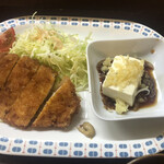 居喰処 光 - 2020/12/26
      本日の日替り とんかつ定食 500円