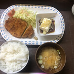 居喰処 光 - 2020/12/26
      本日の日替り とんかつ定食 500円