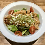 八幡麻婆 雅 - たっぷりネギソースの油淋鶏(税別680円)